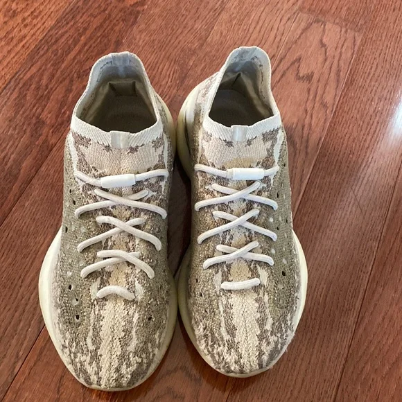 Yeezy Boost 380 - Picture 1 of 11